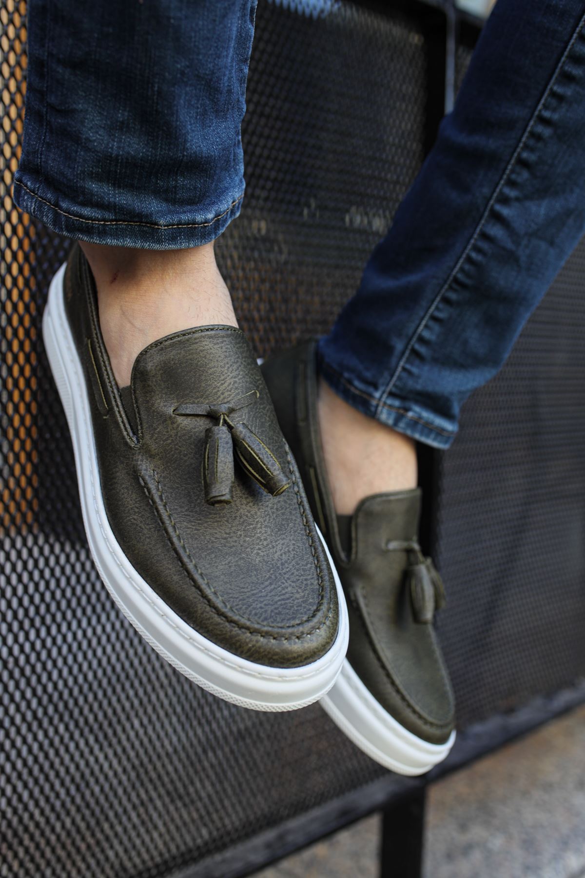 Loafer-X – Khaki · weiße Sohle