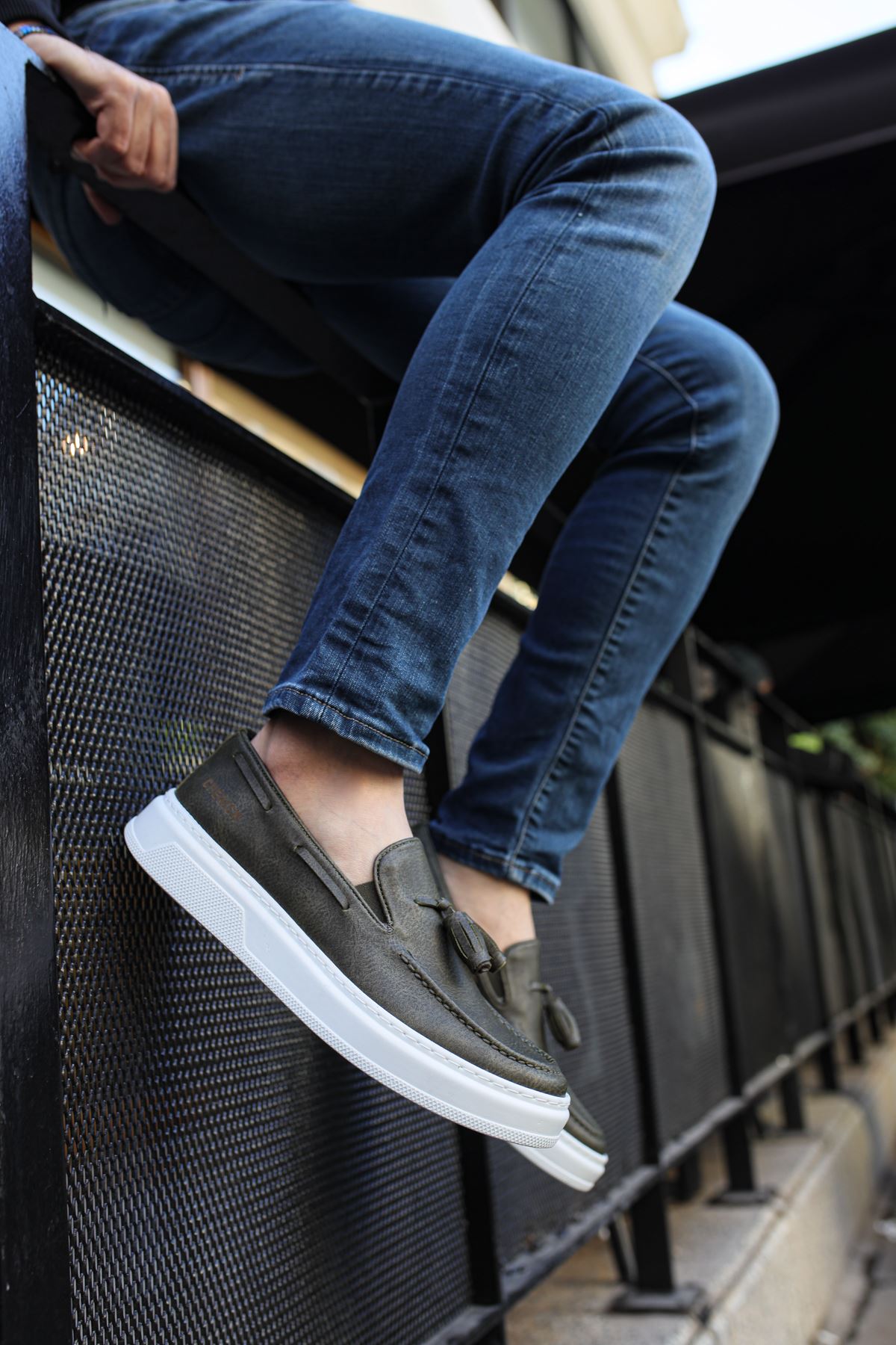 Loafer-X – Khaki · weiße Sohle