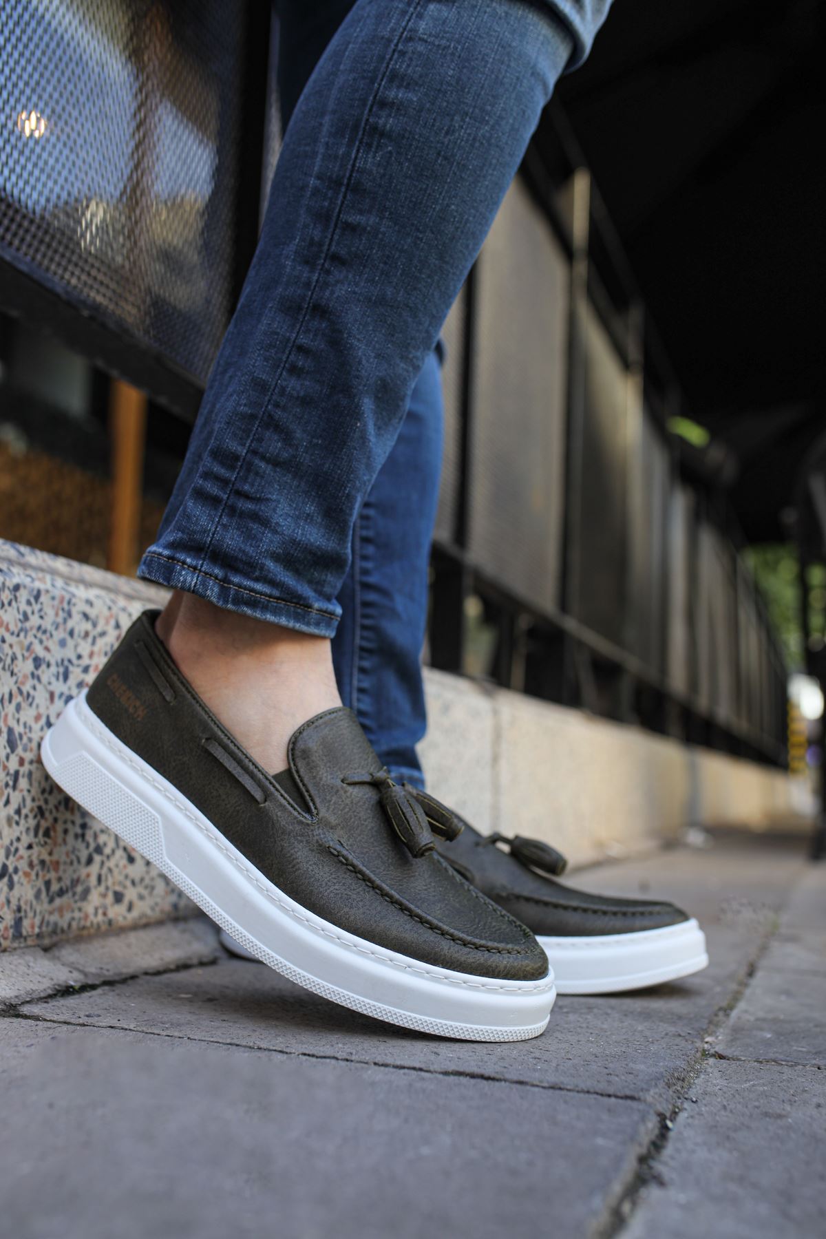 Loafer-X – Khaki · weiße Sohle