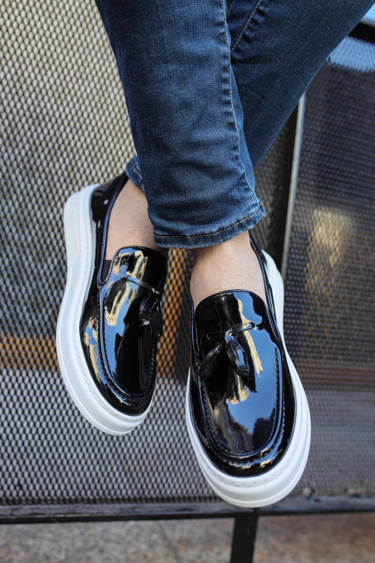 Loafer-X – Schwarz · weiße Sohle · Lack