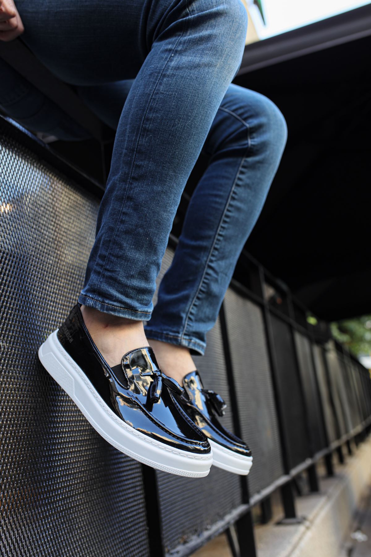Loafer-X – Schwarz · weiße Sohle · Lack