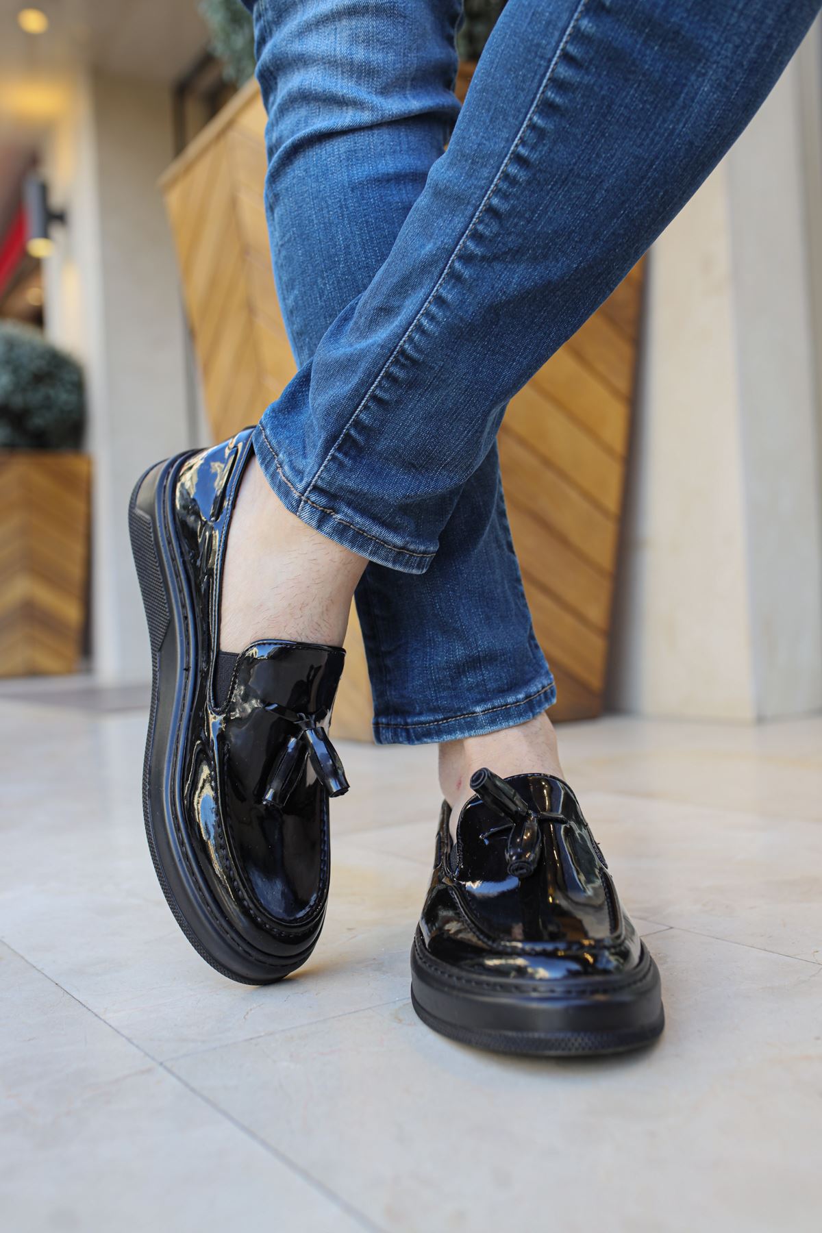 Loafer-X – Schwarz · schwarze Sohle · Lack