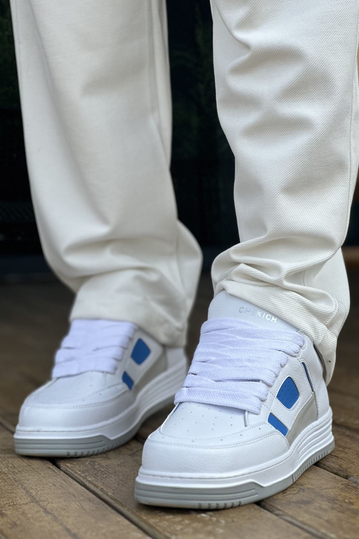 Avax – Weiß/Blau