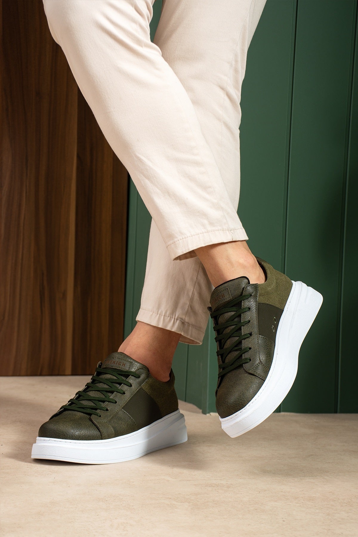 Veloura – Khaki