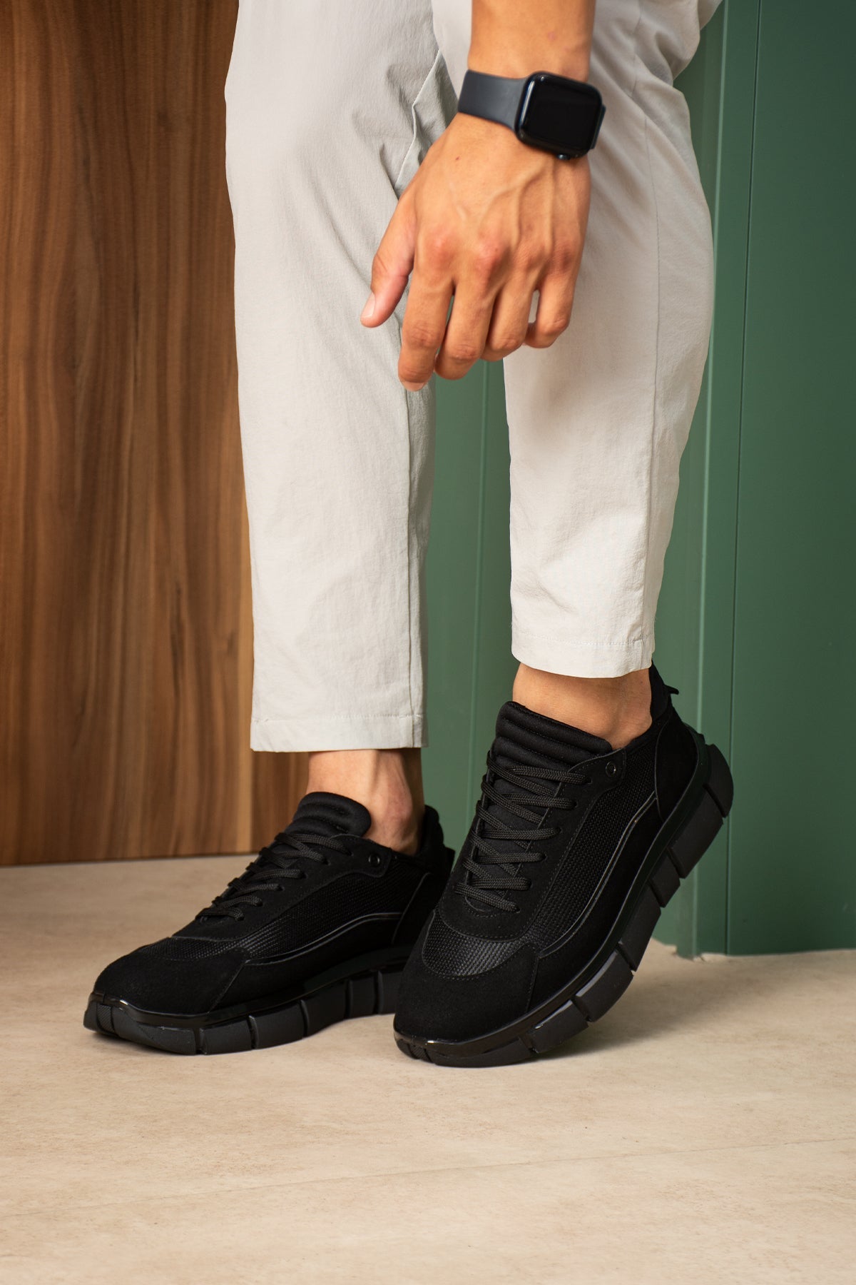Stride One – Schwarz · schwarze Sohle