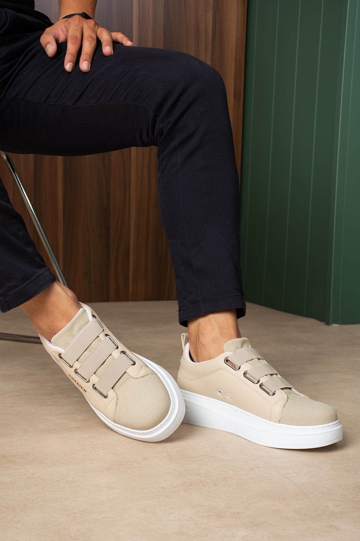 Urbano – Beige · weiße Sohle