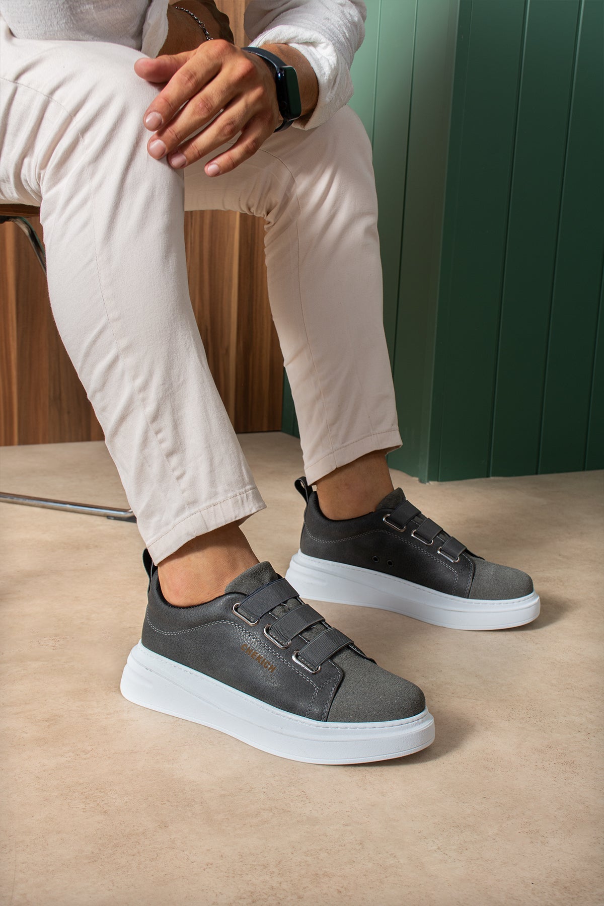 Anthrazit · weiße Sohle